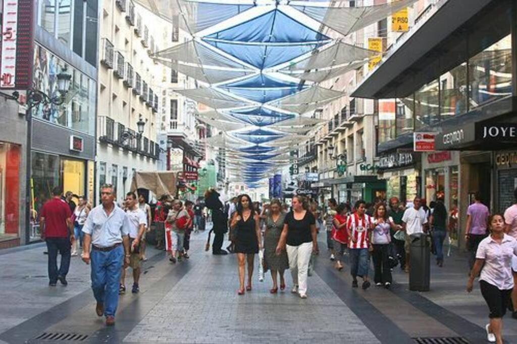 Apartments Plaza Callao Madrid Luaran gambar