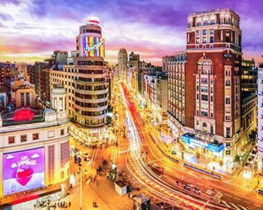 Apartments Plaza Callao Madrid Luaran gambar