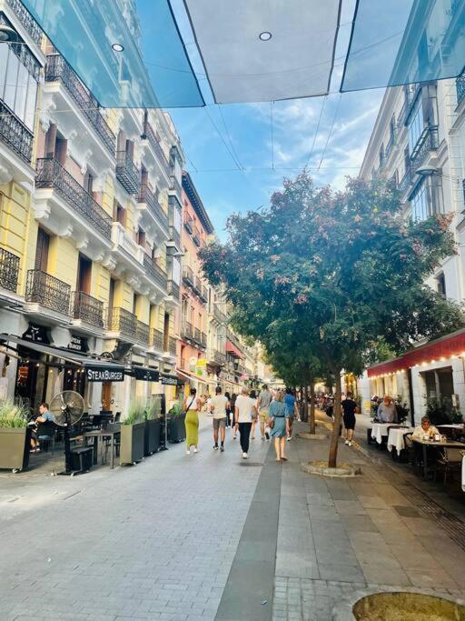 Apartments Plaza Callao Madrid Luaran gambar