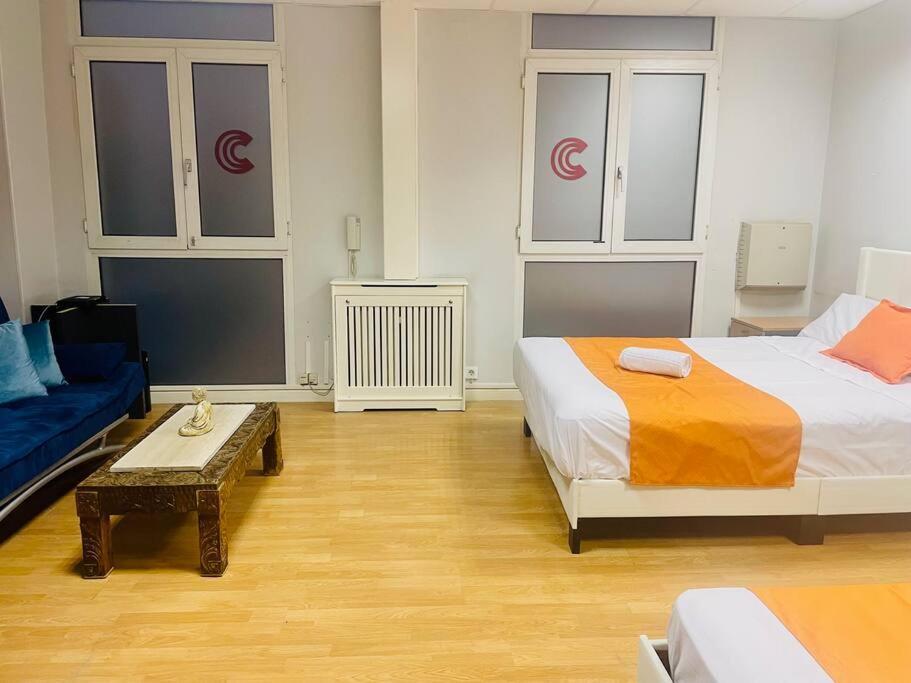 Apartments Plaza Callao Madrid Luaran gambar