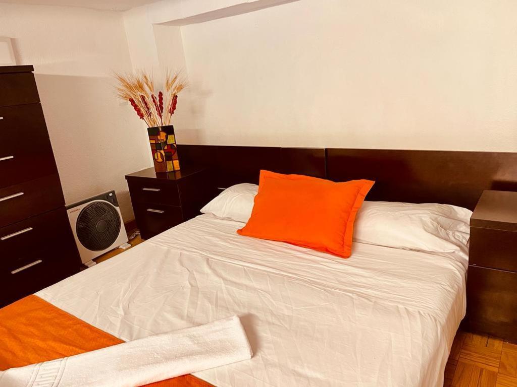 Apartments Plaza Callao Madrid Luaran gambar